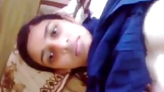 Buxom minx මිෂෙල් ඇන්ඩර්සන් නිසි ලෙස ඇඳේ කෙලවරයි - 2022-04-14 03:16:01